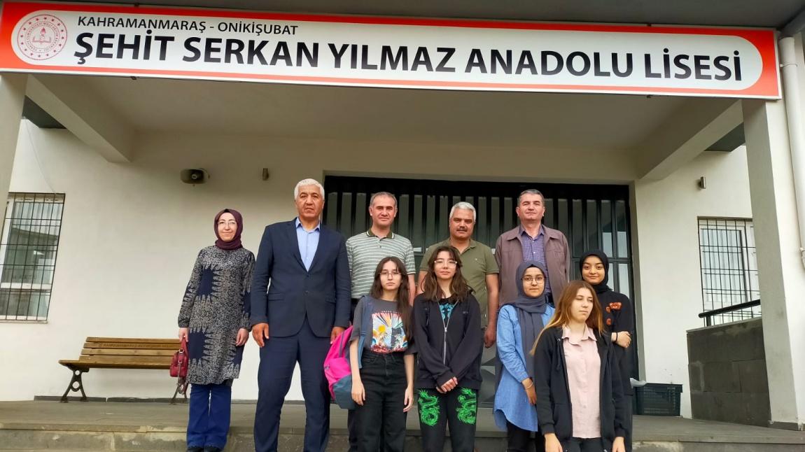 şalvarlı hatunlar sokakta güreş